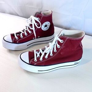 Chuck Taylor All Star Lift Platform Women's size 7.5